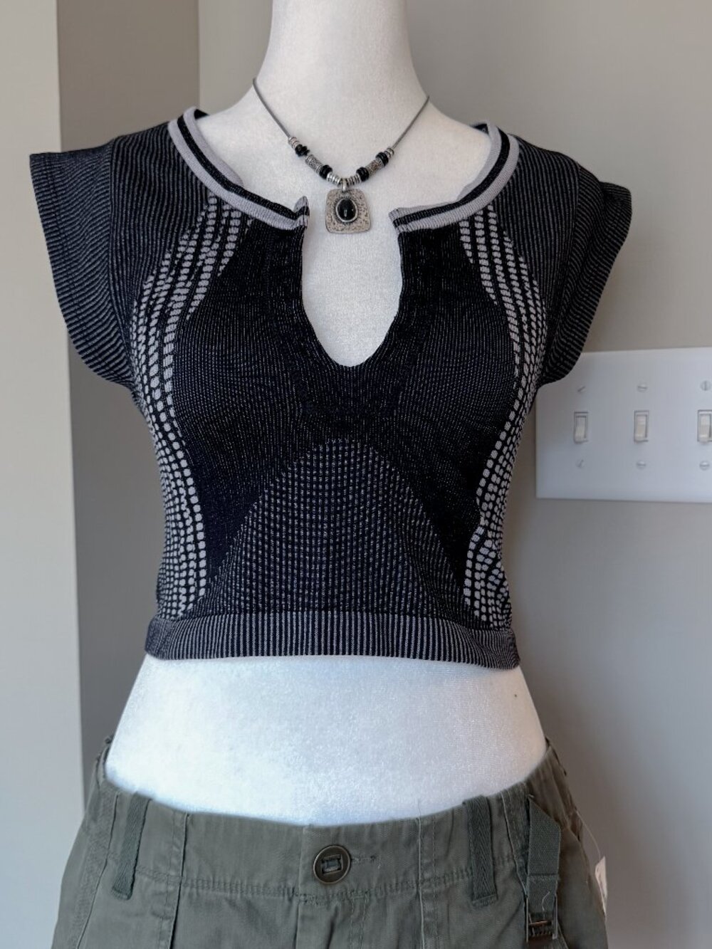 Urban Outfitters Black & Grey Crop Top Vneck - Size M/L